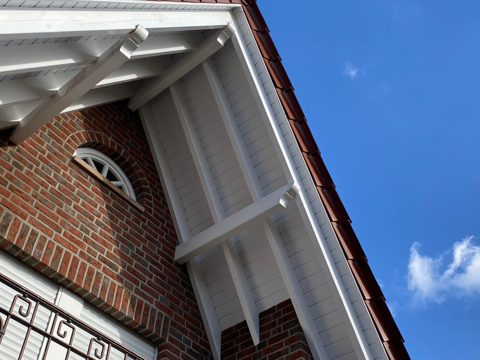 Dach&uuml;berstand reinigen in Renkenberge: Wir s&auml;ubern auch schwer zug&auml;ngliche Bereiche.